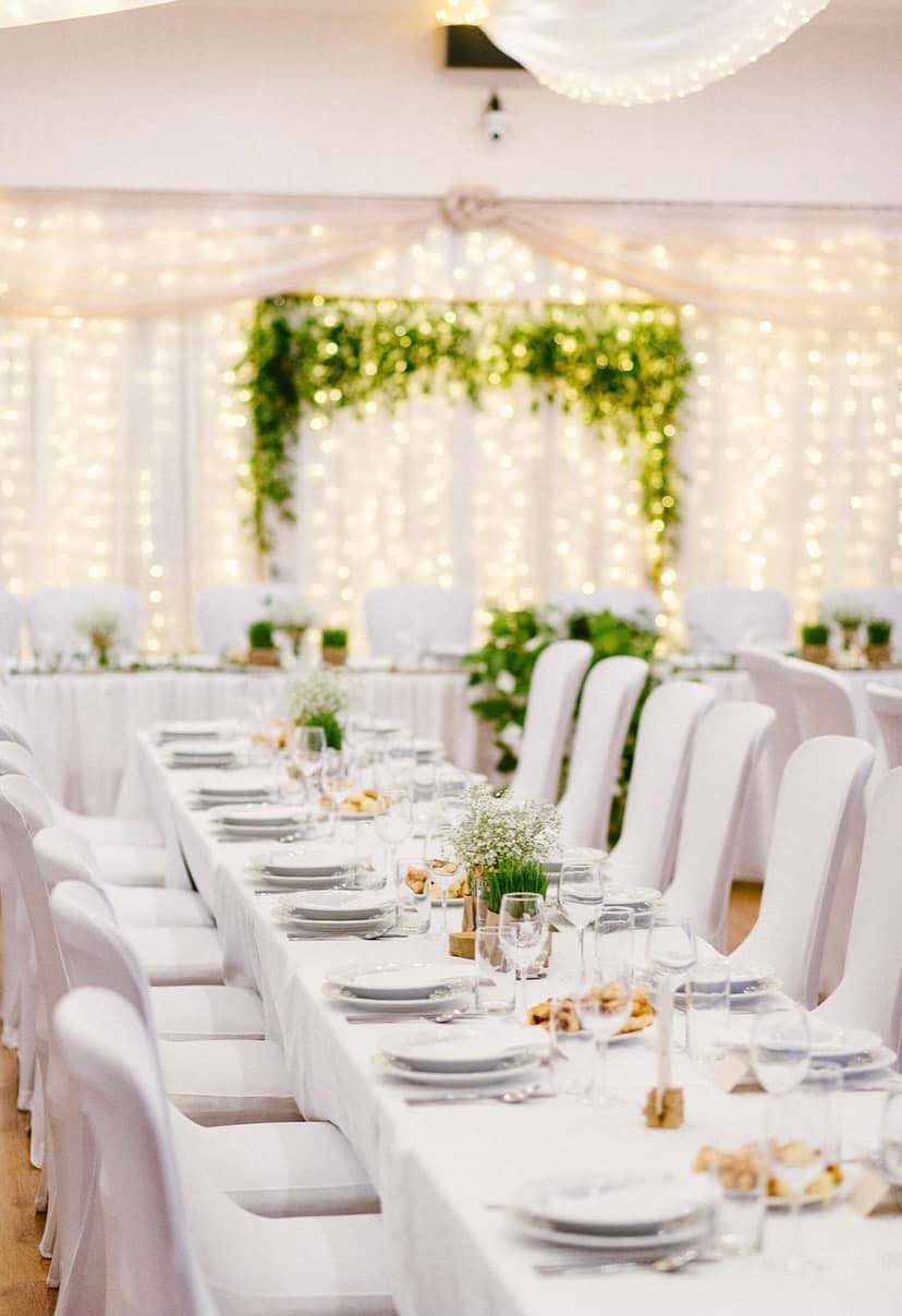 Zöld dekoros főasztal